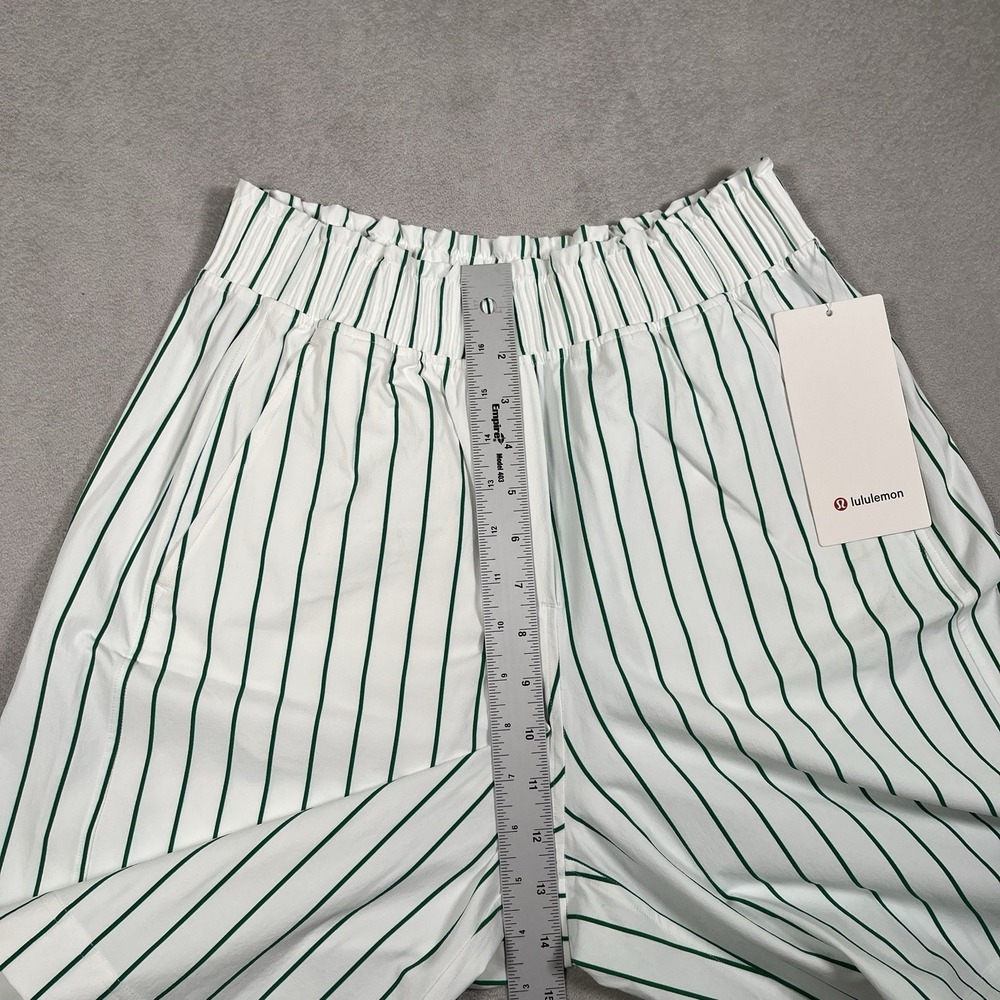 NWT Lululemon Womens Small Stretch Woven Ruffle-Waist High-Rise Short 9 Striped - Picture 8 of 8
